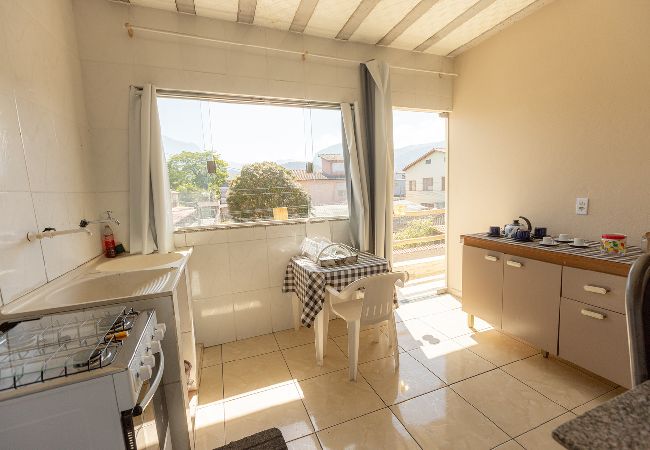 Apartamento em Angra dos Reis - Apto c/ Varanda,  Garagem e Vista das Montanhas Apartamento em Angra dos Reis - Apto c/ Varanda,  Garagem e Vista das Montanhas