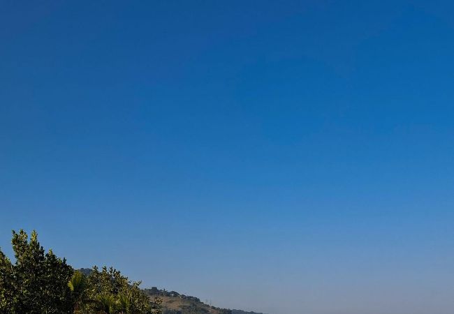 Apartamento em Angra dos Reis - Apto c/ Varanda,  Garagem e Vista das Montanhas Apartamento em Angra dos Reis - Apto c/ Varanda,  Garagem e Vista das Montanhas