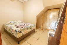 Apartamento em Angra dos Reis - Apto c/ Varanda,  Garagem e Vista das Montanhas
