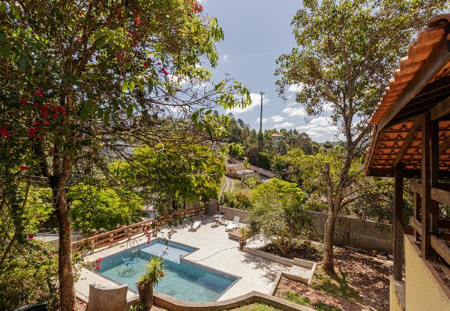 Casa em Mairiporã - Casa com Piscina, Salão de jogos e Churrasqueira