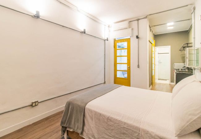 Apartamento em Porto Alegre - Loft c Ar-condicionado e Smart Lock - Cidade Baixa Apartamento em Porto Alegre - Loft c Ar-condicionado e Smart Lock - Cidade Baixa