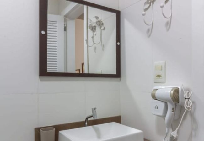 Estúdio em Rio de Janeiro - 3 minutos da Praia de Copacabana | NSC220  Estúdio em Rio de Janeiro - 3 minutos da Praia de Copacabana | NSC220