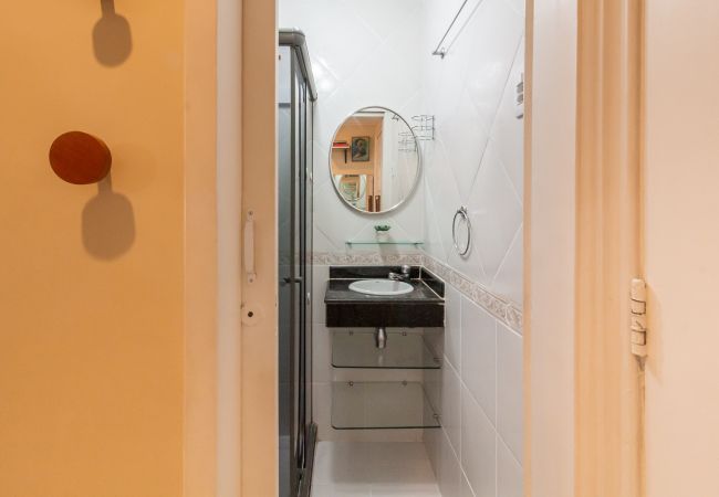 Estúdio em Rio de Janeiro - 4 minutos da Praia de Copacabana | JC702B  Estúdio em Rio de Janeiro - 4 minutos da Praia de Copacabana | JC702B