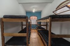 Casa em Praia Grande - Casa com Piscina e Churrasqueira a 220 m da Praia