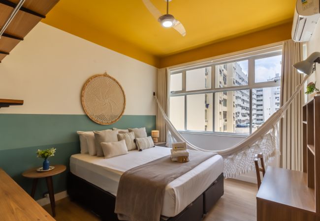 Apartamento em Rio de Janeiro - 1 minuto da Praia de Copacabana | PF714