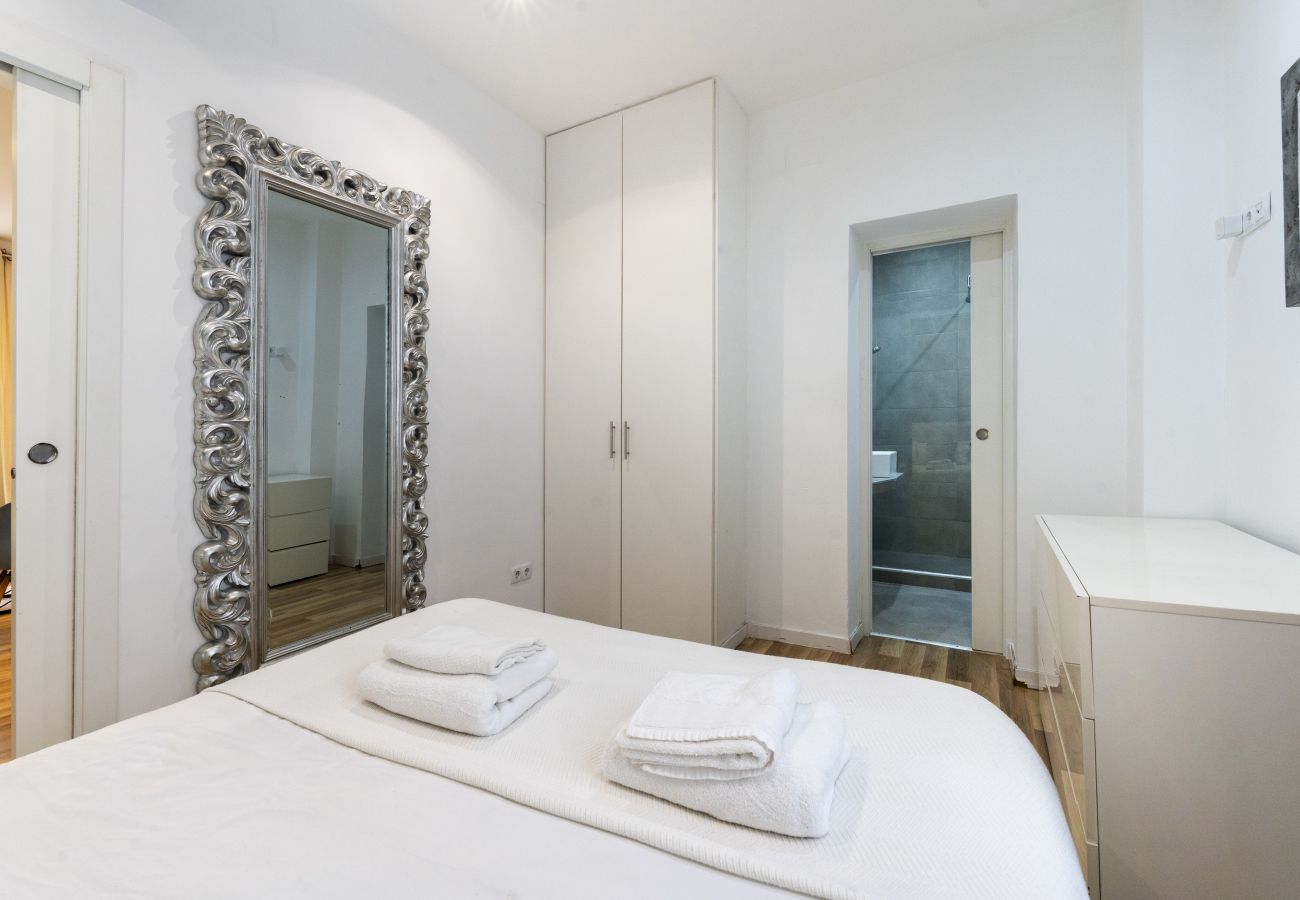 Apartment in Madrid - Modern Madrid Downtown Puerta Del Sol M (PRE4B) Apartment in Madrid - Modern Madrid Downtown Puerta Del Sol M (PRE4B)