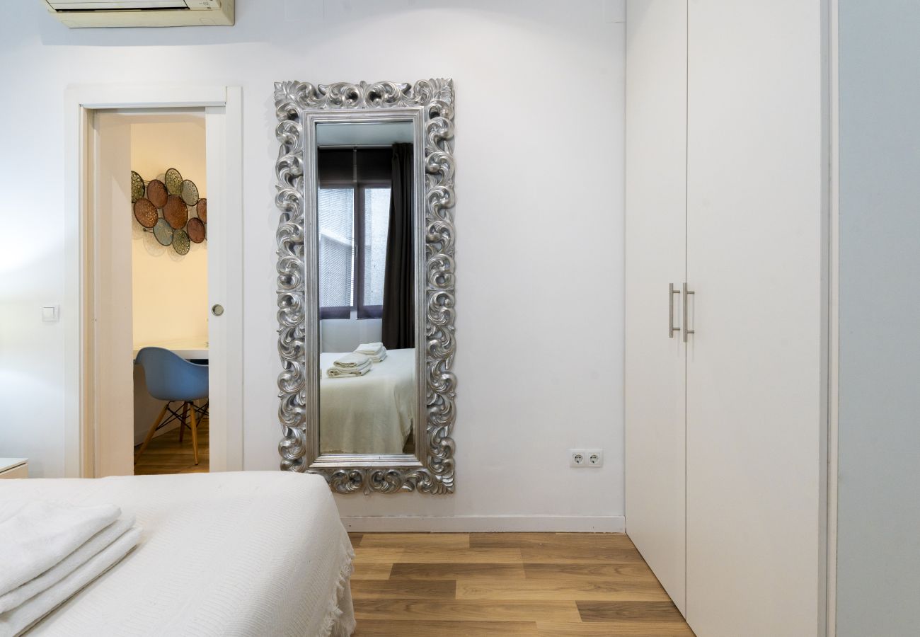 Apartment in Madrid - Modern Madrid Downtown Puerta Del Sol M (PRE4B) Apartment in Madrid - Modern Madrid Downtown Puerta Del Sol M (PRE4B)