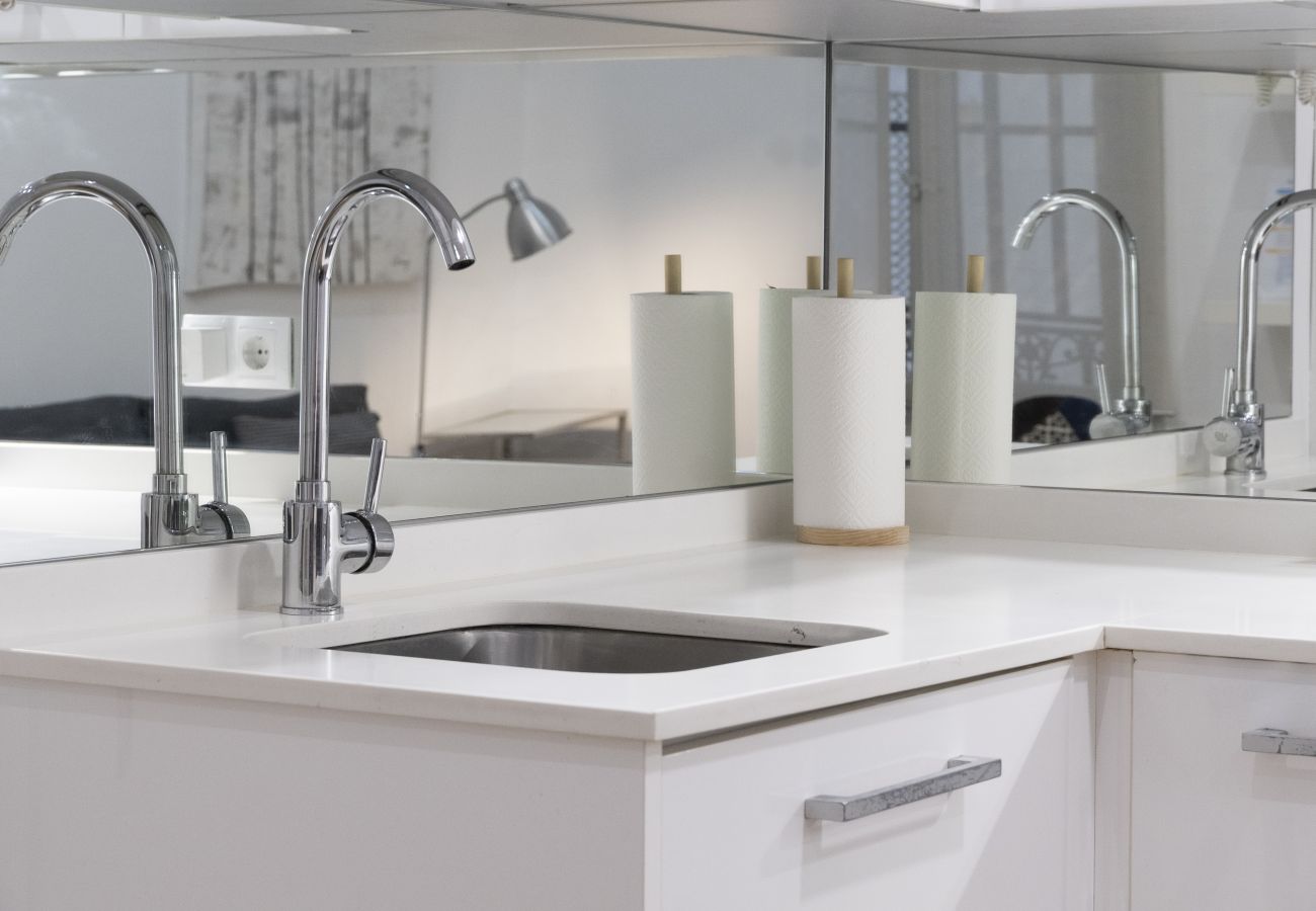 Apartment in Madrid - Modern Madrid Downtown Puerta Del Sol M (PRE2B) Apartment in Madrid - Modern Madrid Downtown Puerta Del Sol M (PRE2B)