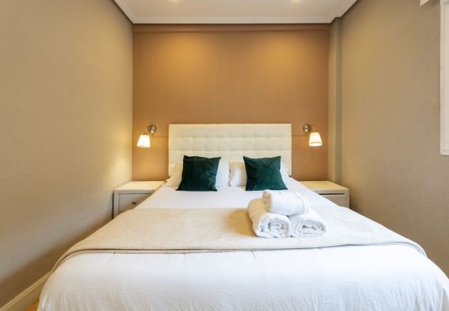 Apartment in Madrid - Cozy Apartment Madrid. Bº SALAMANCA, IFEMA. AEROPUERTO. 2 ROOMS- 6 PAX - ELEVATOR Apartment in Madrid - Cozy Apartment Madrid. Bº SALAMANCA, IFEMA. AEROPUERTO. 2 ROOMS- 6 PAX - ELEVATOR