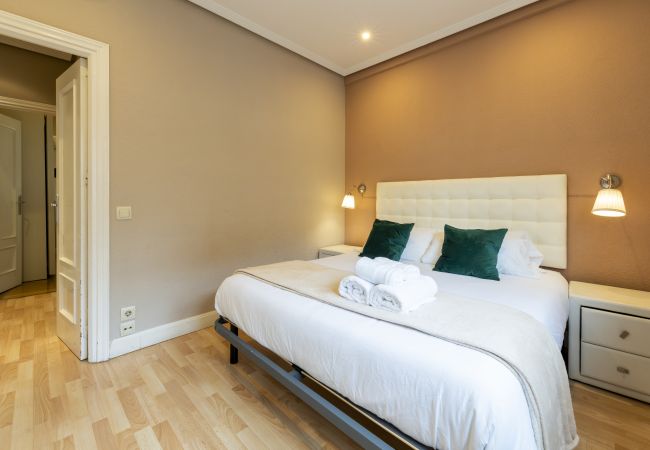 Apartment in Madrid - Cozy Apartment Madrid. Bº SALAMANCA, IFEMA. AEROPUERTO. 2 ROOMS- 6 PAX - ELEVATOR Apartment in Madrid - Cozy Apartment Madrid. Bº SALAMANCA, IFEMA. AEROPUERTO. 2 ROOMS- 6 PAX - ELEVATOR