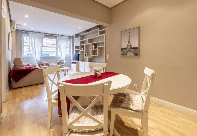 Apartment in Madrid - Cozy Apartment Madrid. Bº SALAMANCA, IFEMA. AEROPUERTO. 2 ROOMS- 6 PAX - ELEVATOR Apartment in Madrid - Cozy Apartment Madrid. Bº SALAMANCA, IFEMA. AEROPUERTO. 2 ROOMS- 6 PAX - ELEVATOR