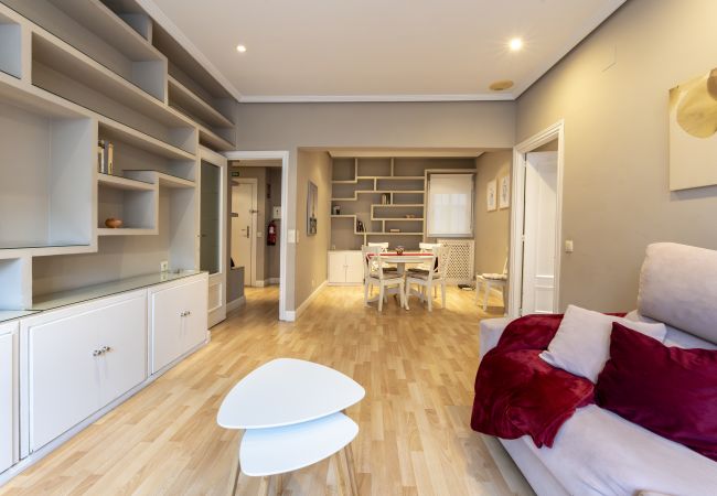 Apartment in Madrid - Cozy Apartment Madrid. Bº SALAMANCA, IFEMA. AEROPUERTO. 2 ROOMS- 6 PAX - ELEVATOR Apartment in Madrid - Cozy Apartment Madrid. Bº SALAMANCA, IFEMA. AEROPUERTO. 2 ROOMS- 6 PAX - ELEVATOR