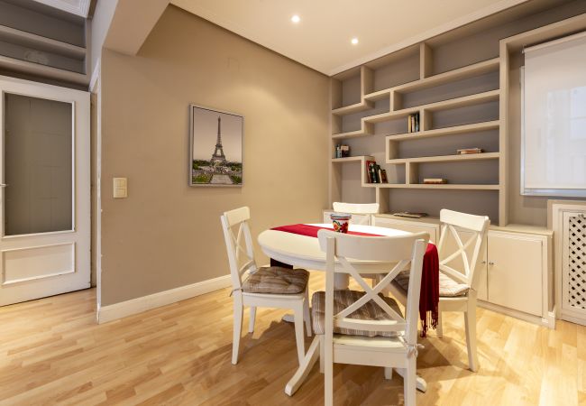 Apartment in Madrid - Cozy Apartment Madrid. Bº SALAMANCA, IFEMA. AEROPUERTO. 2 ROOMS- 6 PAX - ELEVATOR Apartment in Madrid - Cozy Apartment Madrid. Bº SALAMANCA, IFEMA. AEROPUERTO. 2 ROOMS- 6 PAX - ELEVATOR