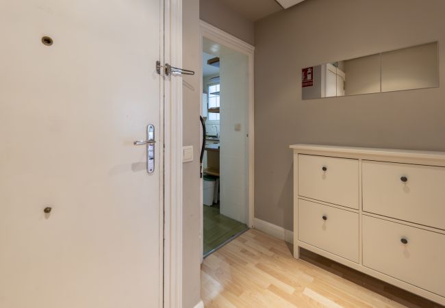 Apartment in Madrid - Cozy Apartment Madrid. Bº SALAMANCA, IFEMA. AEROPUERTO. 2 ROOMS- 6 PAX - ELEVATOR Apartment in Madrid - Cozy Apartment Madrid. Bº SALAMANCA, IFEMA. AEROPUERTO. 2 ROOMS- 6 PAX - ELEVATOR