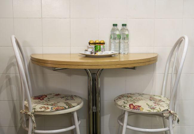 Apartment in Madrid - Cozy Apartment Madrid. Bº SALAMANCA, IFEMA. AEROPUERTO. 2 ROOMS- 6 PAX - ELEVATOR Apartment in Madrid - Cozy Apartment Madrid. Bº SALAMANCA, IFEMA. AEROPUERTO. 2 ROOMS- 6 PAX - ELEVATOR