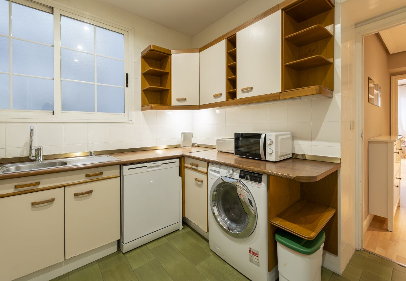 Apartment in Madrid - Cozy Apartment Madrid. Bº SALAMANCA, IFEMA. AEROPUERTO. 2 ROOMS- 6 PAX - ELEVATOR Apartment in Madrid - Cozy Apartment Madrid. Bº SALAMANCA, IFEMA. AEROPUERTO. 2 ROOMS- 6 PAX - ELEVATOR