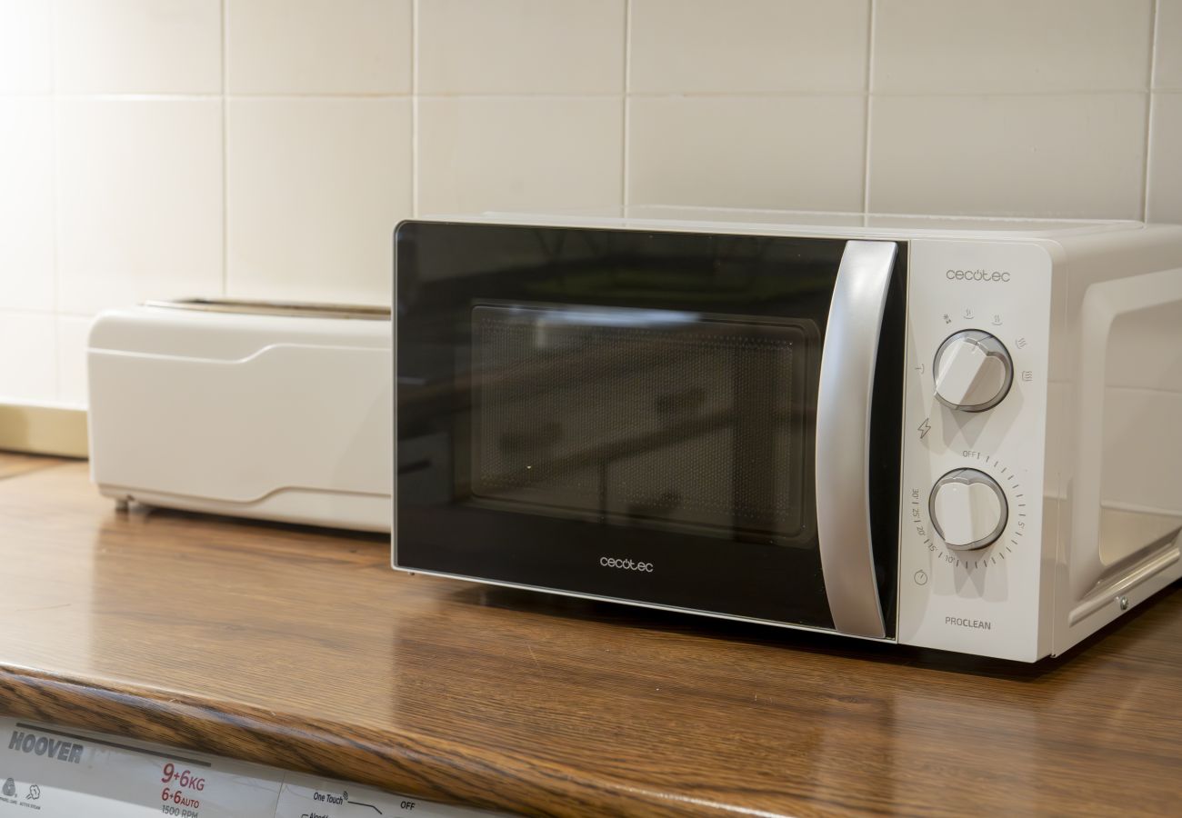 Apartment in Madrid - Cozy Apartment Madrid. Bº SALAMANCA, IFEMA. AEROPUERTO. 2 ROOMS- 6 PAX - ELEVATOR Apartment in Madrid - Cozy Apartment Madrid. Bº SALAMANCA, IFEMA. AEROPUERTO. 2 ROOMS- 6 PAX - ELEVATOR