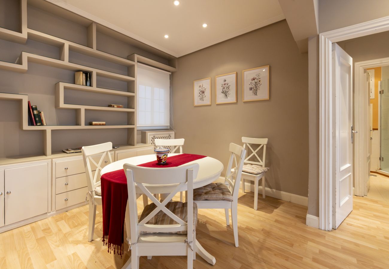 Apartment in Madrid - Cozy Apartment Madrid. Bº SALAMANCA, IFEMA. AEROPUERTO. 2 ROOMS- 6 PAX - ELEVATOR Apartment in Madrid - Cozy Apartment Madrid. Bº SALAMANCA, IFEMA. AEROPUERTO. 2 ROOMS- 6 PAX - ELEVATOR