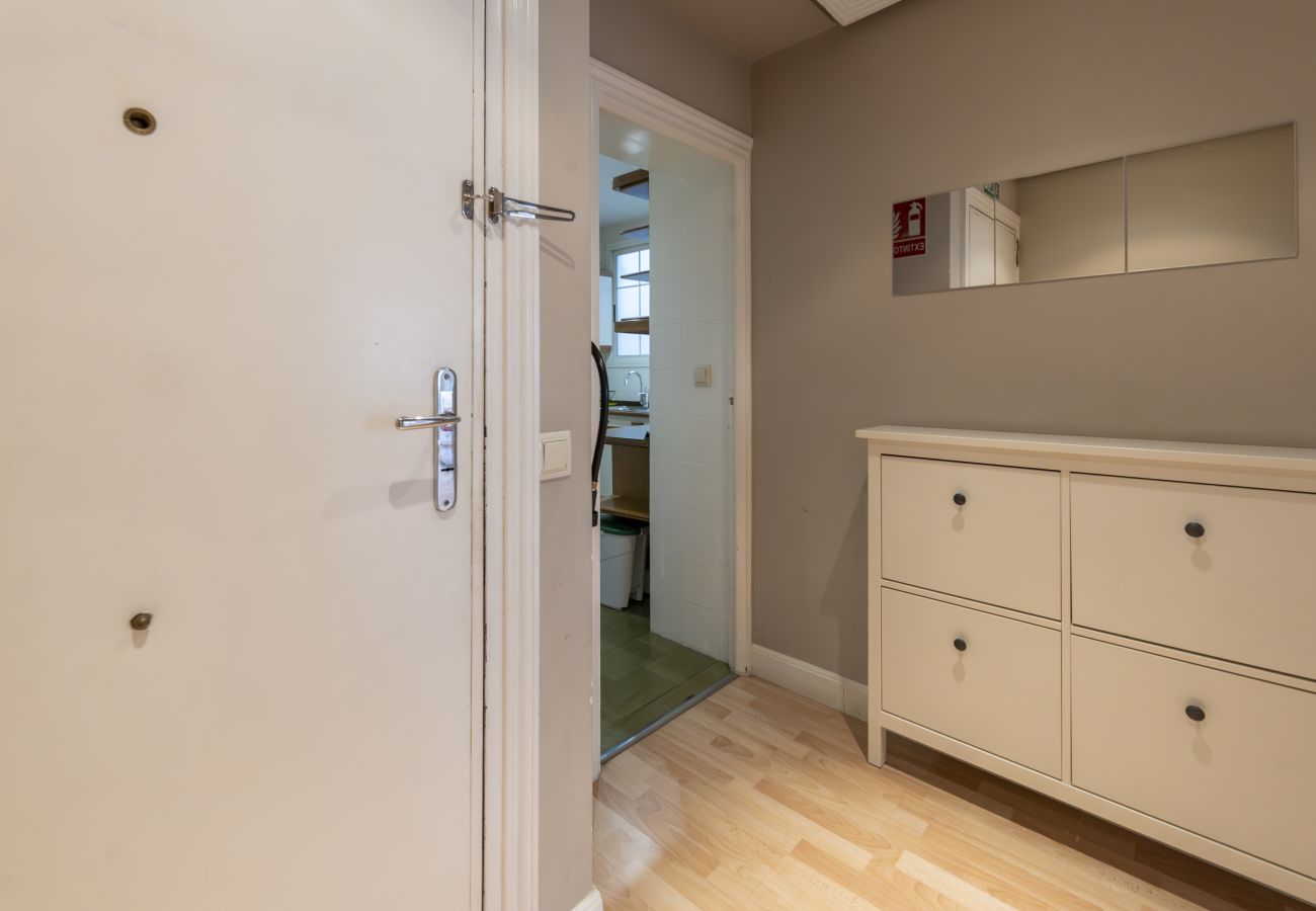 Apartment in Madrid - Cozy Apartment Madrid. Bº SALAMANCA, IFEMA. AEROPUERTO. 2 ROOMS- 6 PAX - ELEVATOR Apartment in Madrid - Cozy Apartment Madrid. Bº SALAMANCA, IFEMA. AEROPUERTO. 2 ROOMS- 6 PAX - ELEVATOR