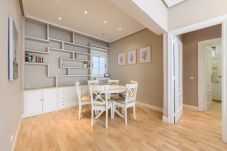 Apartment in Madrid - Cozy Apartment Madrid. Bº SALAMANCA, IFEMA. AEROPUERTO. 2 ROOMS- 6 PAX - ELEVATOR