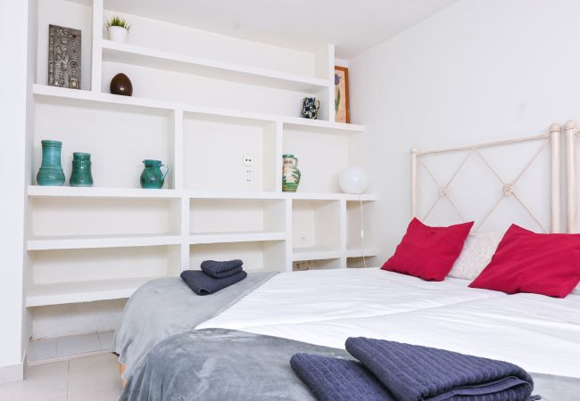 Apartment in Madrid - GARDEN House Downtown MADRID CENTRO-IFEMA-AEROPUERTO. 2 ROOMS 6 PAX GARDEN Apartment in Madrid - GARDEN House Downtown MADRID CENTRO-IFEMA-AEROPUERTO. 2 ROOMS 6 PAX GARDEN