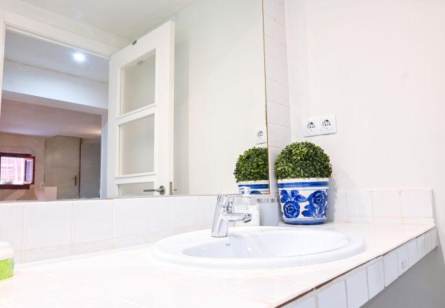 Apartment in Madrid - GARDEN House Downtown MADRID CENTRO-IFEMA-AEROPUERTO. 2 ROOMS 6 PAX GARDEN Apartment in Madrid - GARDEN House Downtown MADRID CENTRO-IFEMA-AEROPUERTO. 2 ROOMS 6 PAX GARDEN
