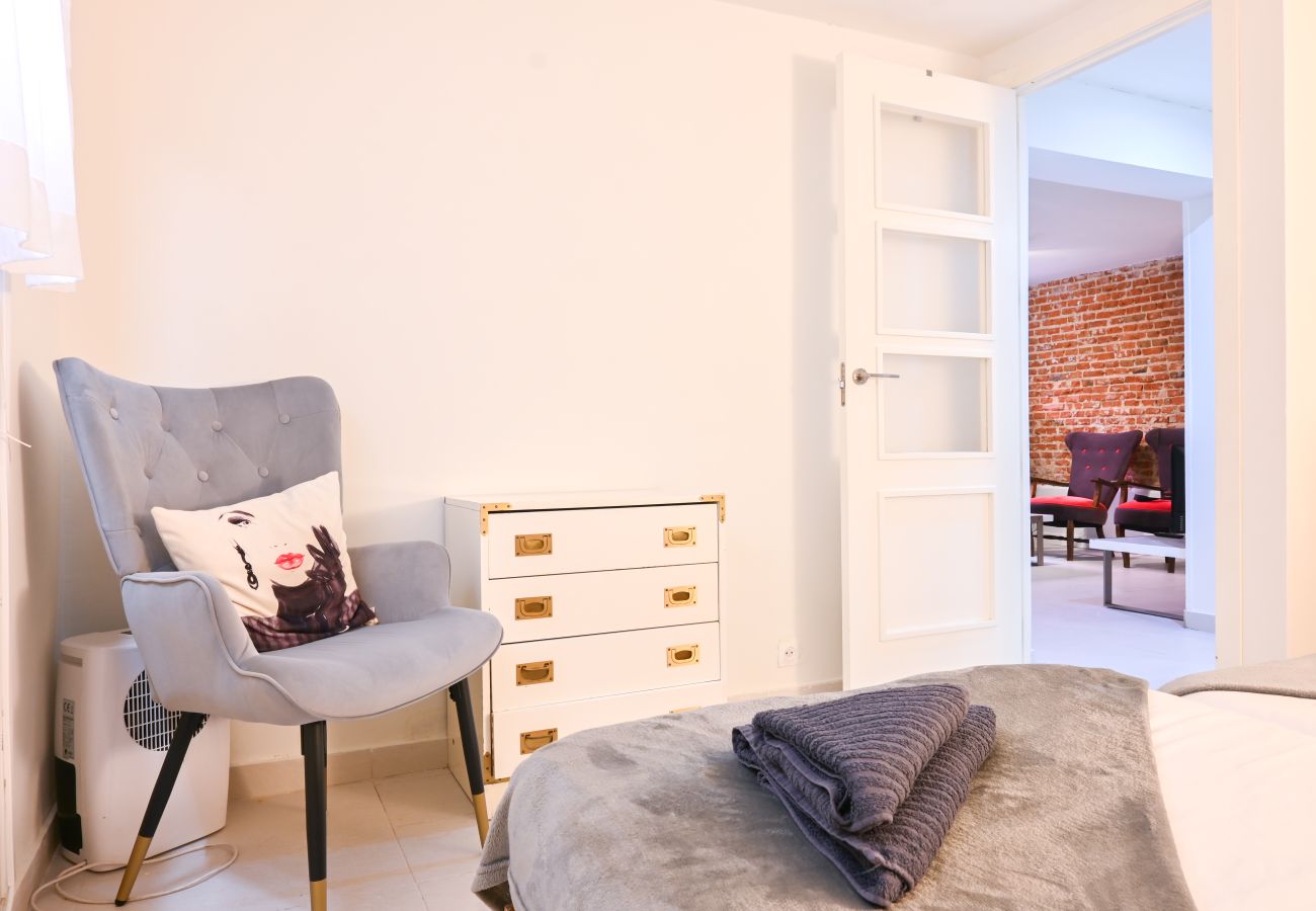 Apartment in Madrid - GARDEN House Downtown MADRID CENTRO-IFEMA-AEROPUERTO. 2 ROOMS 6 PAX GARDEN Apartment in Madrid - GARDEN House Downtown MADRID CENTRO-IFEMA-AEROPUERTO. 2 ROOMS 6 PAX GARDEN