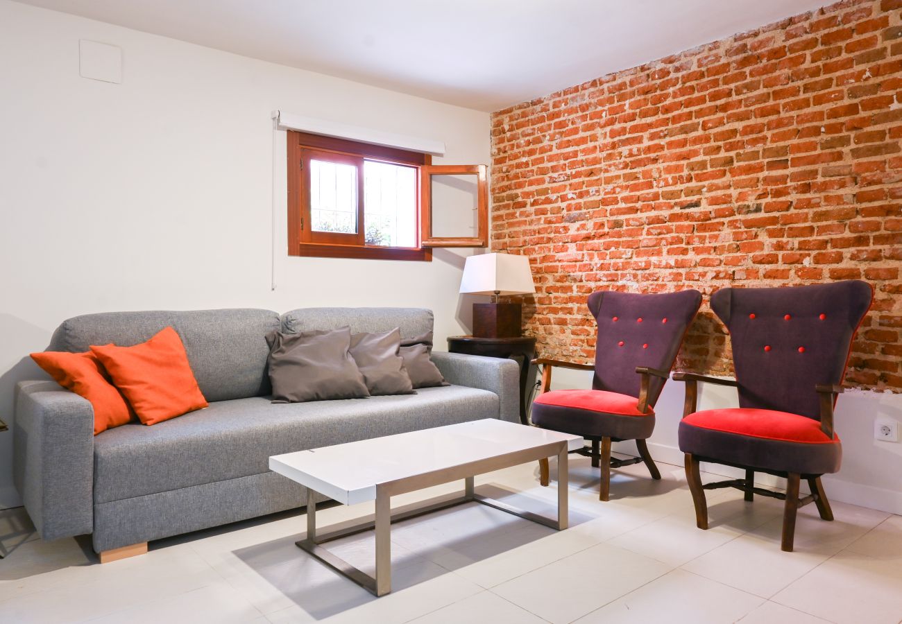 Apartment in Madrid - GARDEN House Downtown MADRID CENTRO-IFEMA-AEROPUERTO. 2 ROOMS 6 PAX GARDEN Apartment in Madrid - GARDEN House Downtown MADRID CENTRO-IFEMA-AEROPUERTO. 2 ROOMS 6 PAX GARDEN