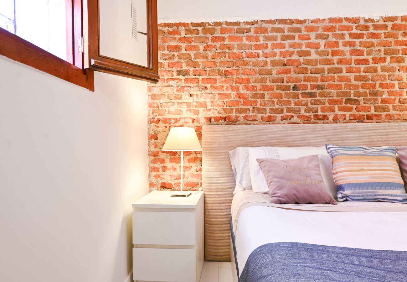 Apartment in Madrid - GARDEN House Downtown MADRID CENTRO-IFEMA-AEROPUERTO. 2 ROOMS 6 PAX GARDEN Apartment in Madrid - GARDEN House Downtown MADRID CENTRO-IFEMA-AEROPUERTO. 2 ROOMS 6 PAX GARDEN