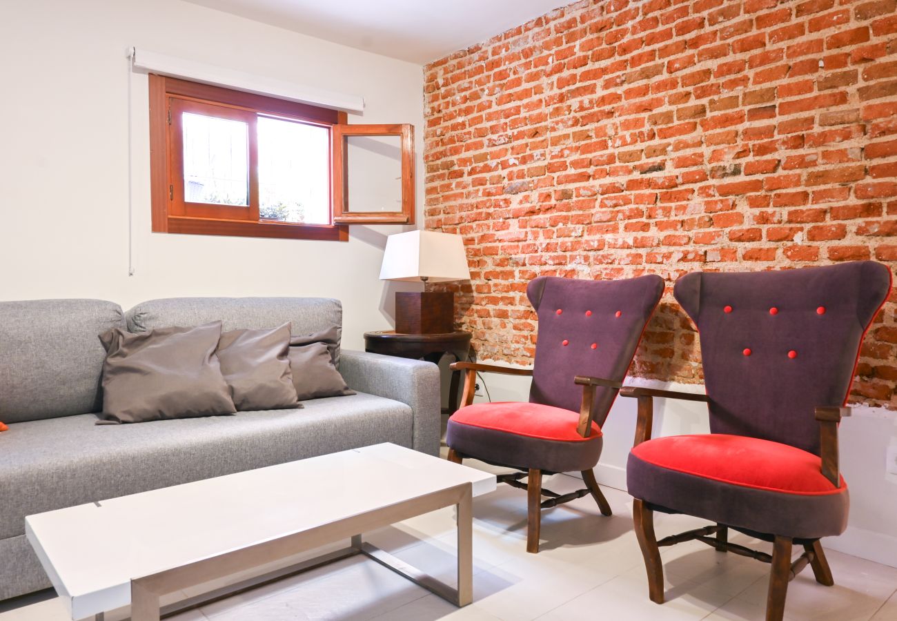 Apartment in Madrid - GARDEN House Downtown MADRID CENTRO-IFEMA-AEROPUERTO. 2 ROOMS 6 PAX GARDEN Apartment in Madrid - GARDEN House Downtown MADRID CENTRO-IFEMA-AEROPUERTO. 2 ROOMS 6 PAX GARDEN