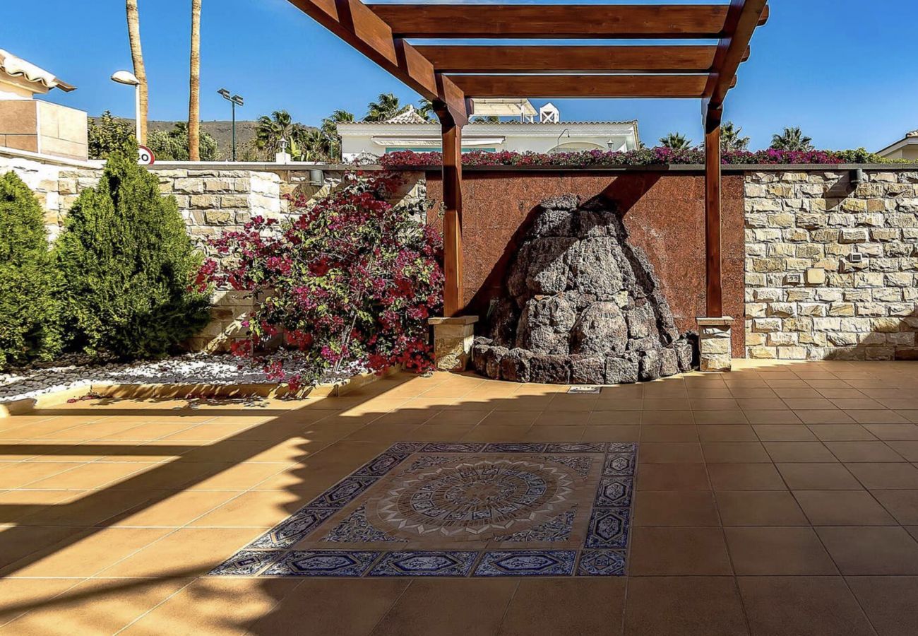 Villa in Adeje - Serenity by the Green Villa in Adeje - Serenity by the Green