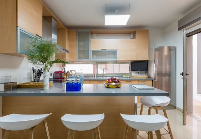 Villa in Santa Cruz de Tenerife - Villa with Sea Views, Pool, Gym, Cinema - HomeForGuest Villa in Santa Cruz de Tenerife - Villa with Sea Views, Pool, Gym, Cinema - HomeForGuest