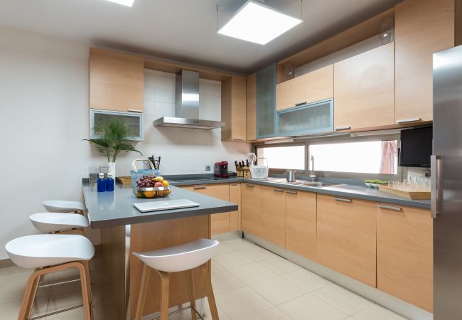 Villa in Santa Cruz de Tenerife - Villa with Sea Views, Pool, Gym, Cinema - HomeForGuest Villa in Santa Cruz de Tenerife - Villa with Sea Views, Pool, Gym, Cinema - HomeForGuest