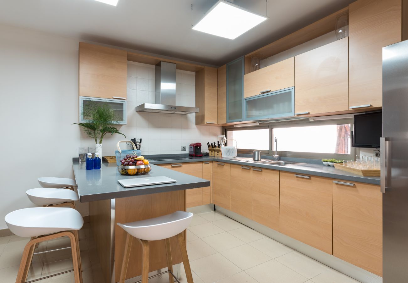 Villa in Santa Cruz de Tenerife - Villa with Sea Views, Pool, Gym, Cinema - HomeForGuest Villa in Santa Cruz de Tenerife - Villa with Sea Views, Pool, Gym, Cinema - HomeForGuest