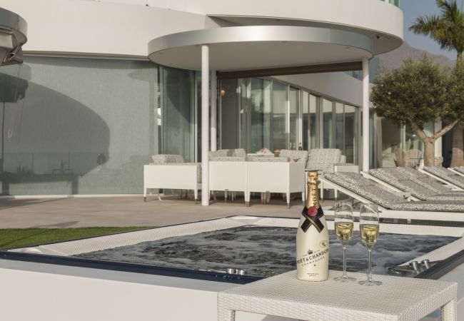 Villa in Adeje - Villa Oasis del Sur Villa in Adeje - Villa Oasis del Sur