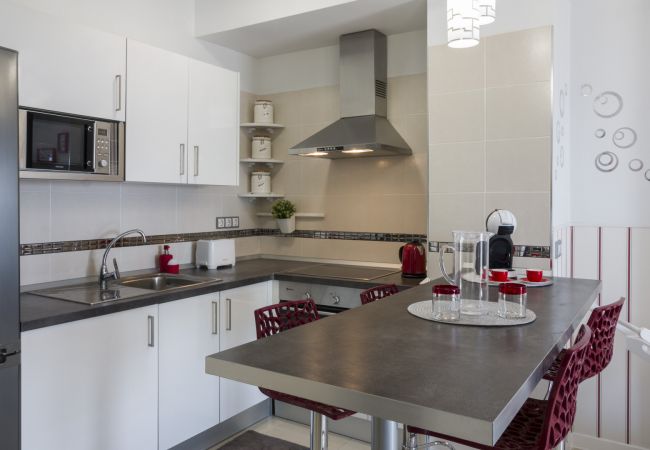 Apartment in Bajamar - HomeForGuest BEAUTIFUL APARTMENT, SEA VIEWS, BBQ, GYM Apartment in Bajamar - HomeForGuest BEAUTIFUL APARTMENT, SEA VIEWS, BBQ, GYM