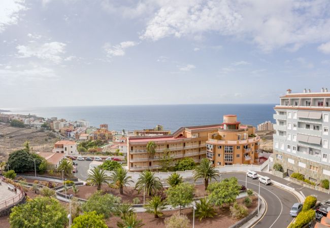 Apartment in Bajamar - HomeForGuest BEAUTIFUL APARTMENT, SEA VIEWS, BBQ, GYM Apartment in Bajamar - HomeForGuest BEAUTIFUL APARTMENT, SEA VIEWS, BBQ, GYM