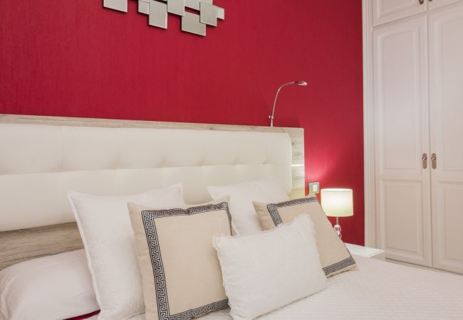 Apartment in Bajamar - HomeForGuest BEAUTIFUL APARTMENT, SEA VIEWS, BBQ, GYM Apartment in Bajamar - HomeForGuest BEAUTIFUL APARTMENT, SEA VIEWS, BBQ, GYM