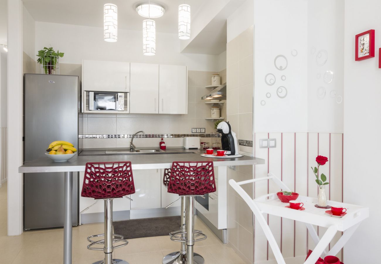 Apartment in Bajamar - HomeForGuest BEAUTIFUL APARTMENT, SEA VIEWS, BBQ, GYM Apartment in Bajamar - HomeForGuest BEAUTIFUL APARTMENT, SEA VIEWS, BBQ, GYM
