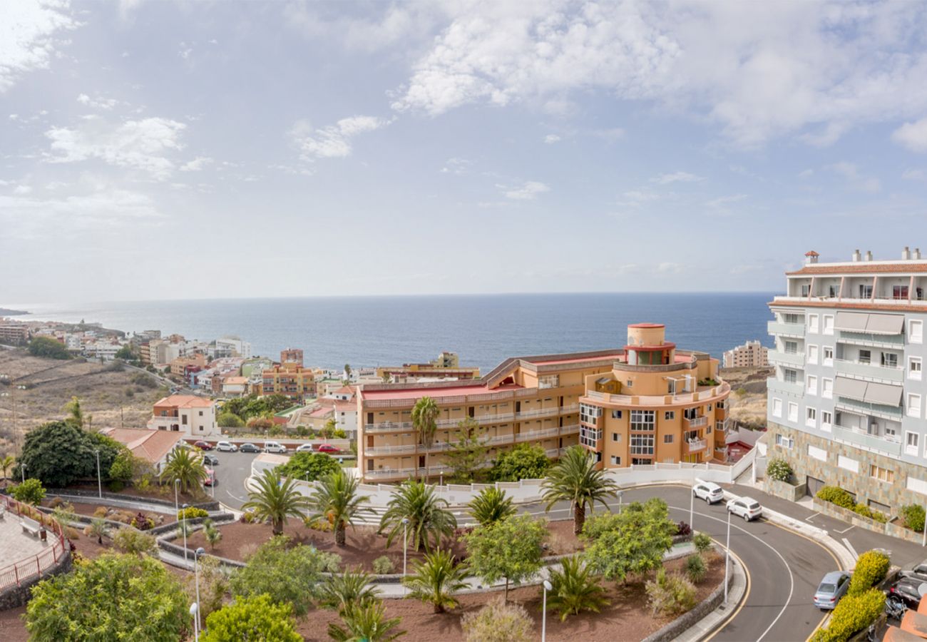 Apartment in Bajamar - HomeForGuest BEAUTIFUL APARTMENT, SEA VIEWS, BBQ, GYM Apartment in Bajamar - HomeForGuest BEAUTIFUL APARTMENT, SEA VIEWS, BBQ, GYM