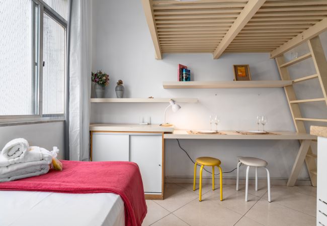 Studio in Rio de Janeiro - 1 minute from Copacabana beach | A923 Studio in Rio de Janeiro - 1 minute from Copacabana beach | A923