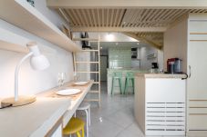 Studio in Rio de Janeiro - 1 minute from Copacabana beach | A923