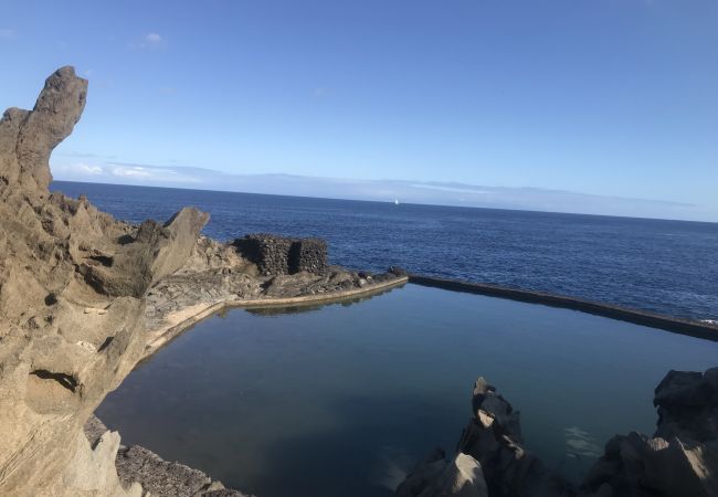 Apartment in Arico - HomeForGuest NextDoor Oasis: ocean front, terrace, natural pool- HomeForGuest Apartment in Arico - HomeForGuest NextDoor Oasis: ocean front, terrace, natural pool- HomeForGuest