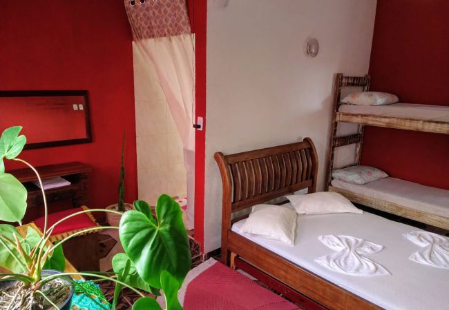 Rent by room in Caraguatatuba - Suíte 1 com piscina e wi-fi em Caraguatatuba Rent by room in Caraguatatuba - Suíte 1 com piscina e wi-fi em Caraguatatuba