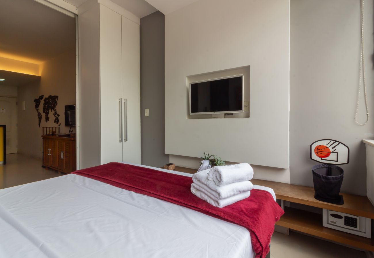 Apartment in Rio de Janeiro - 400 meters from Leme beach | PI401 Apartment in Rio de Janeiro - 400 meters from Leme beach | PI401