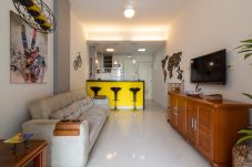 Apartment in Rio de Janeiro - 400 meters from Leme beach | PI401 Apartment in Rio de Janeiro - 400 meters from Leme beach | PI401