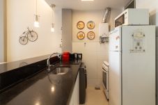 Apartment in Rio de Janeiro - 400 meters from Leme beach | PI401