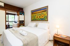 Rent by room in Rio de Janeiro - Tranquility in Copacabana| 200m from the beach | RPP103 