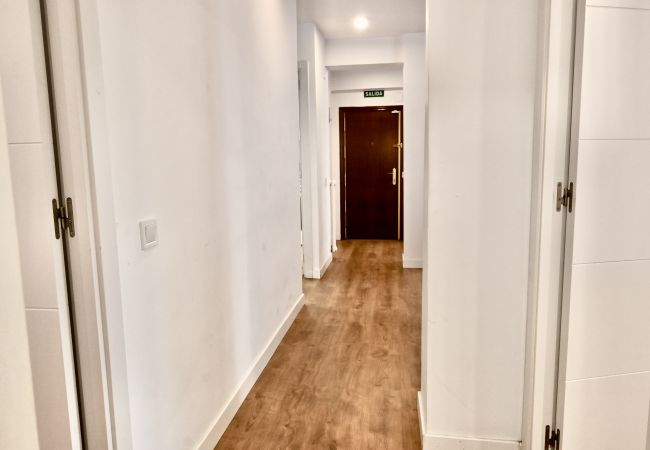 Apartment in Madrid - MADRID RIO - PALACIO REAL- HOSPITAL 12 OCTUBRE -3 ROOMS - 2 BATHROOMS Apartment in Madrid - MADRID RIO - PALACIO REAL- HOSPITAL 12 OCTUBRE -3 ROOMS - 2 BATHROOMS