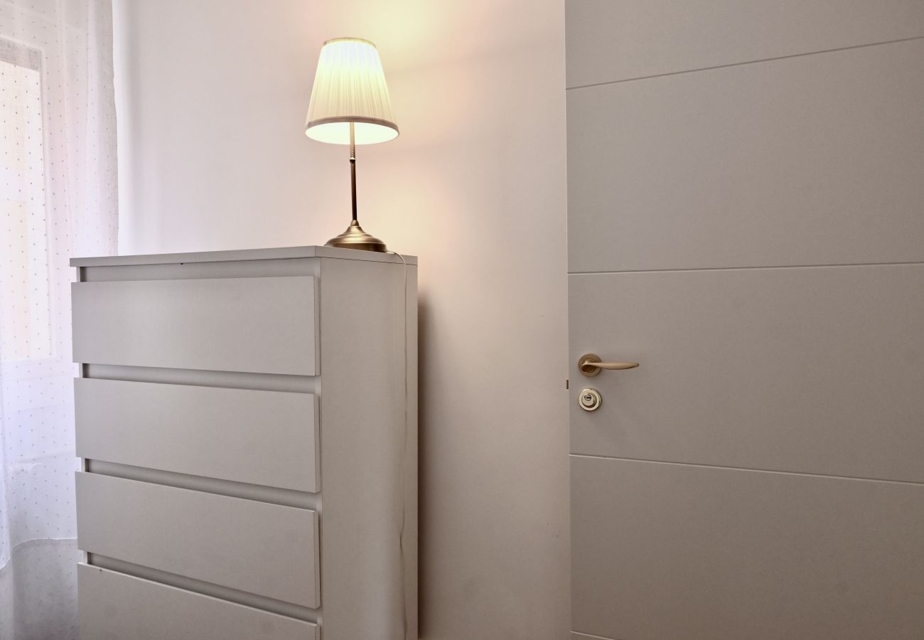 Apartment in Madrid - MADRID RIO - PALACIO REAL- HOSPITAL 12 OCTUBRE -3 ROOMS - 2 BATHROOMS Apartment in Madrid - MADRID RIO - PALACIO REAL- HOSPITAL 12 OCTUBRE -3 ROOMS - 2 BATHROOMS